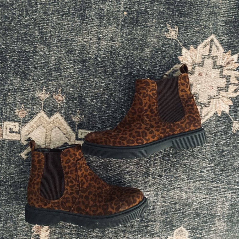 Target leopard girls youth 3 chuka fall boots